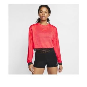 Nike Pro Women's long-sleeved mesh crop top